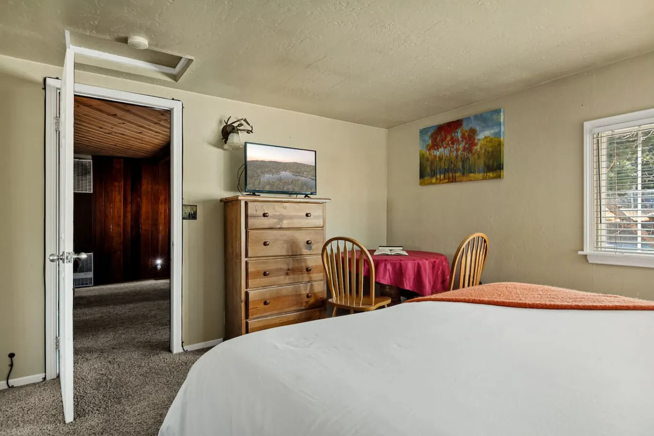 Snuggle Down Cottage, near Village w Mtn Views 18