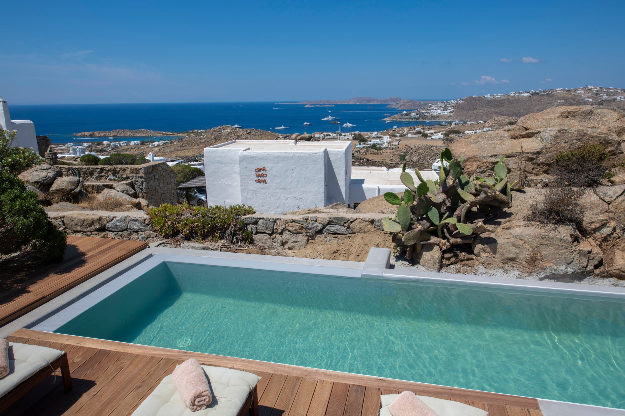 Boho House: Charming villa, pool and sunset views 7