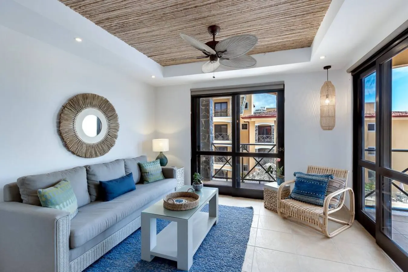OCEAN VIEWS! Beachfront penthouse! Concierge included 9