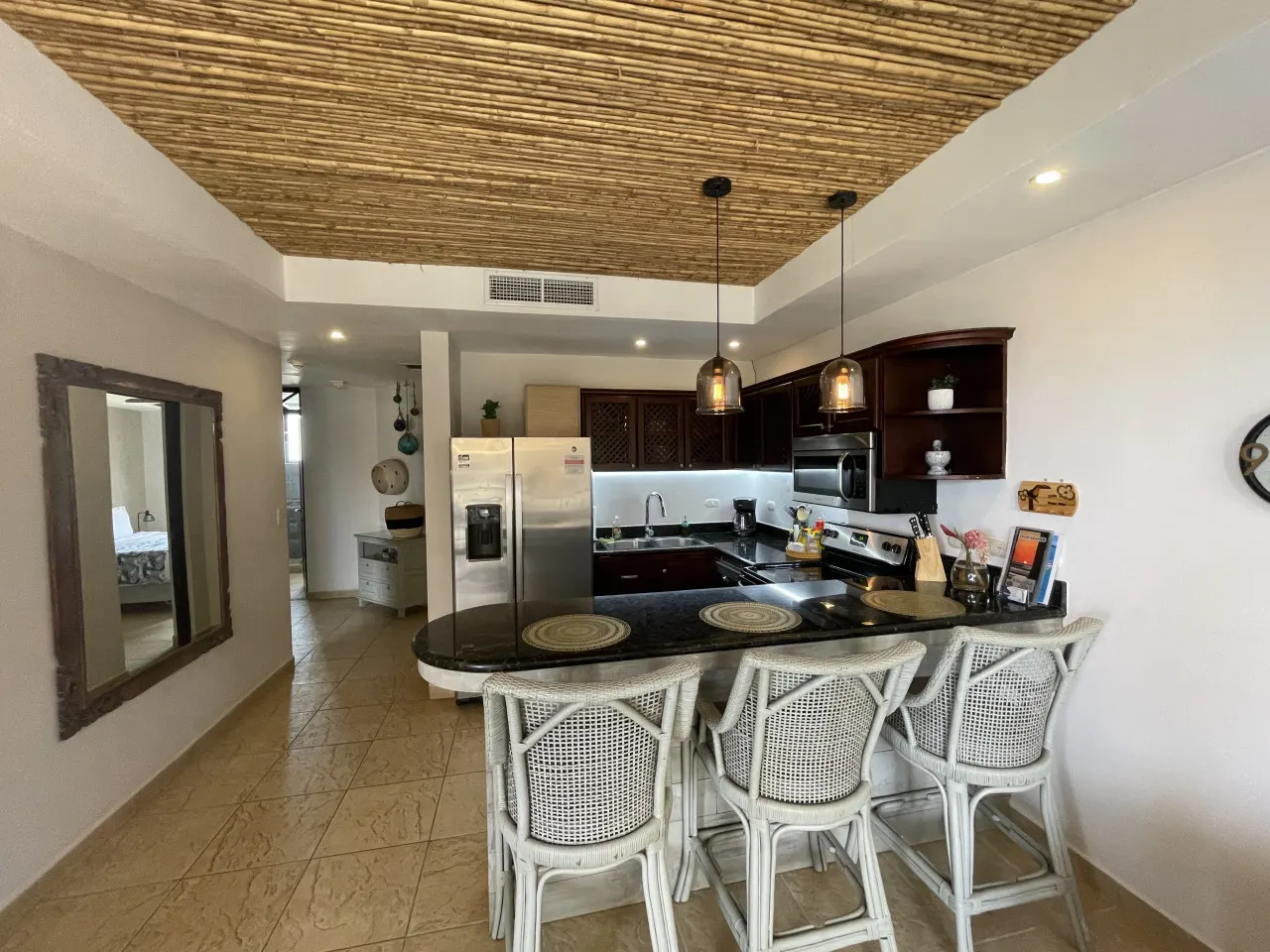 OCEAN VIEWS! Beachfront penthouse! Concierge included 13