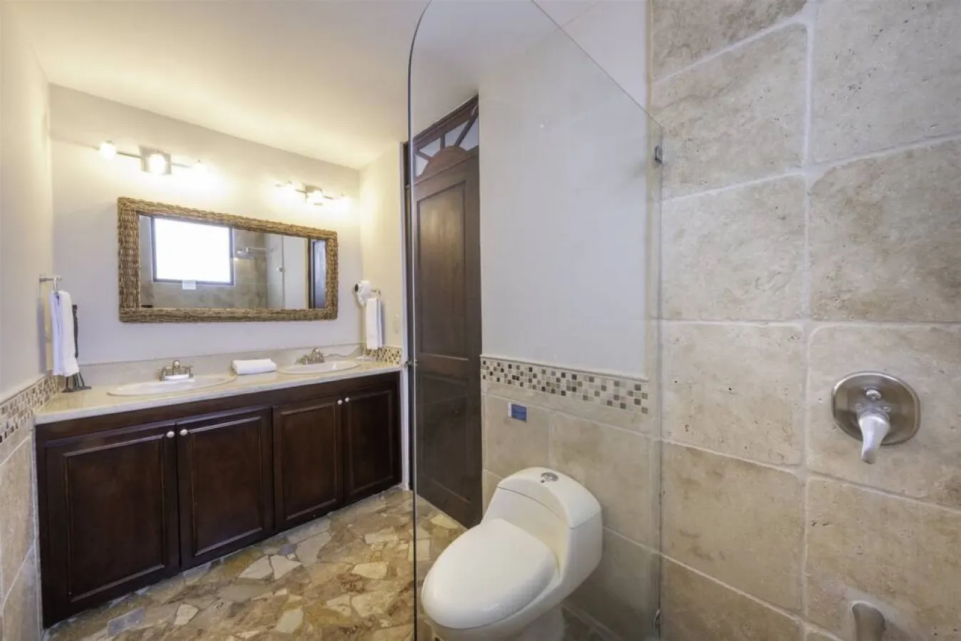 OCEAN VIEWS! Beachfront penthouse! Concierge included 19