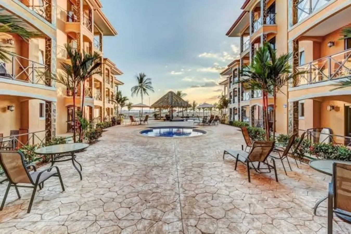OCEAN VIEWS! Beachfront penthouse! Concierge included 7