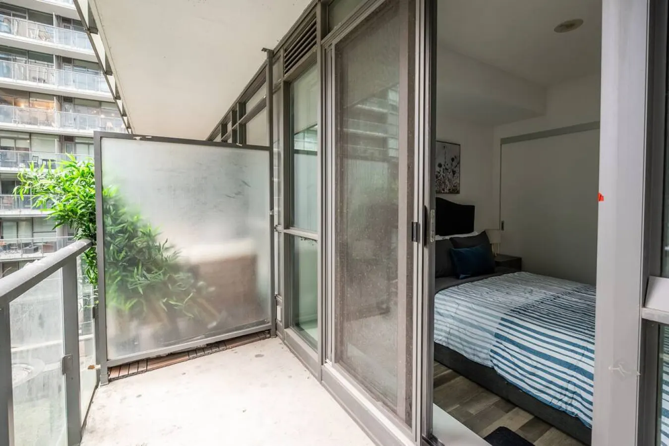Prime King West 1BR Sleek & Spacious Sleeps 4 19