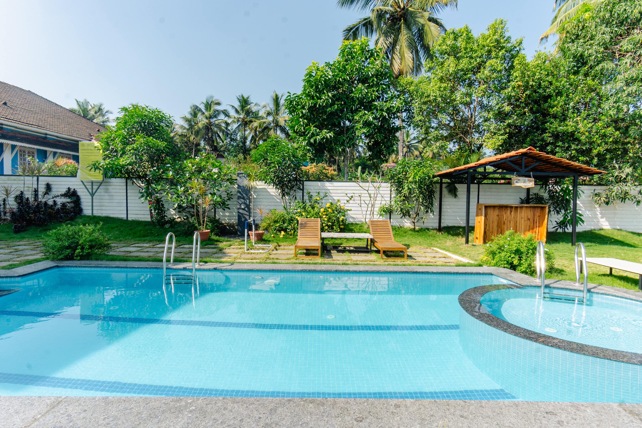 The Weekend by Akaya Collective | Pool & Breakfast — photo 2
