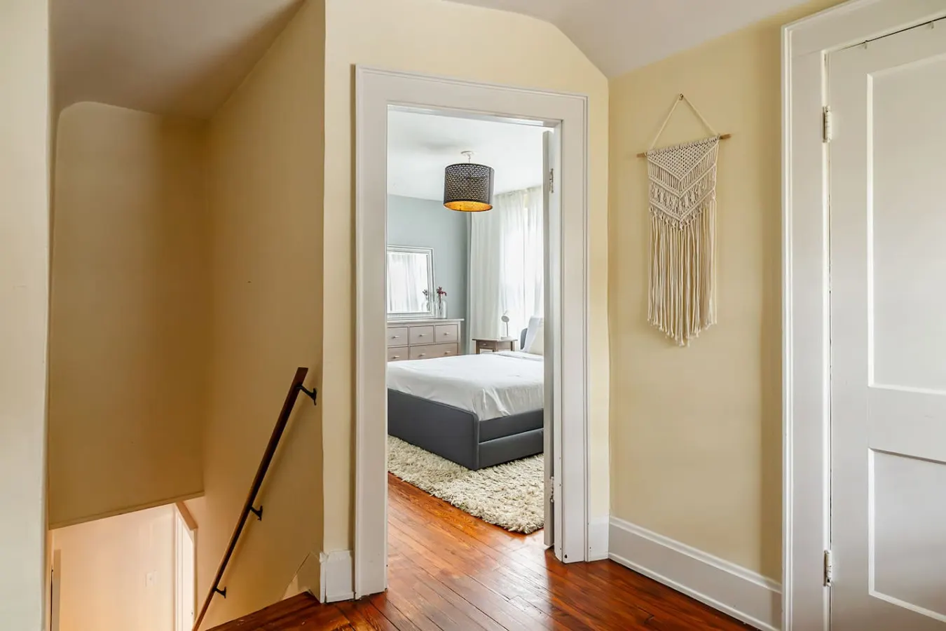 Peaceful, Elegant Midcentury Retreat, Close to All 10