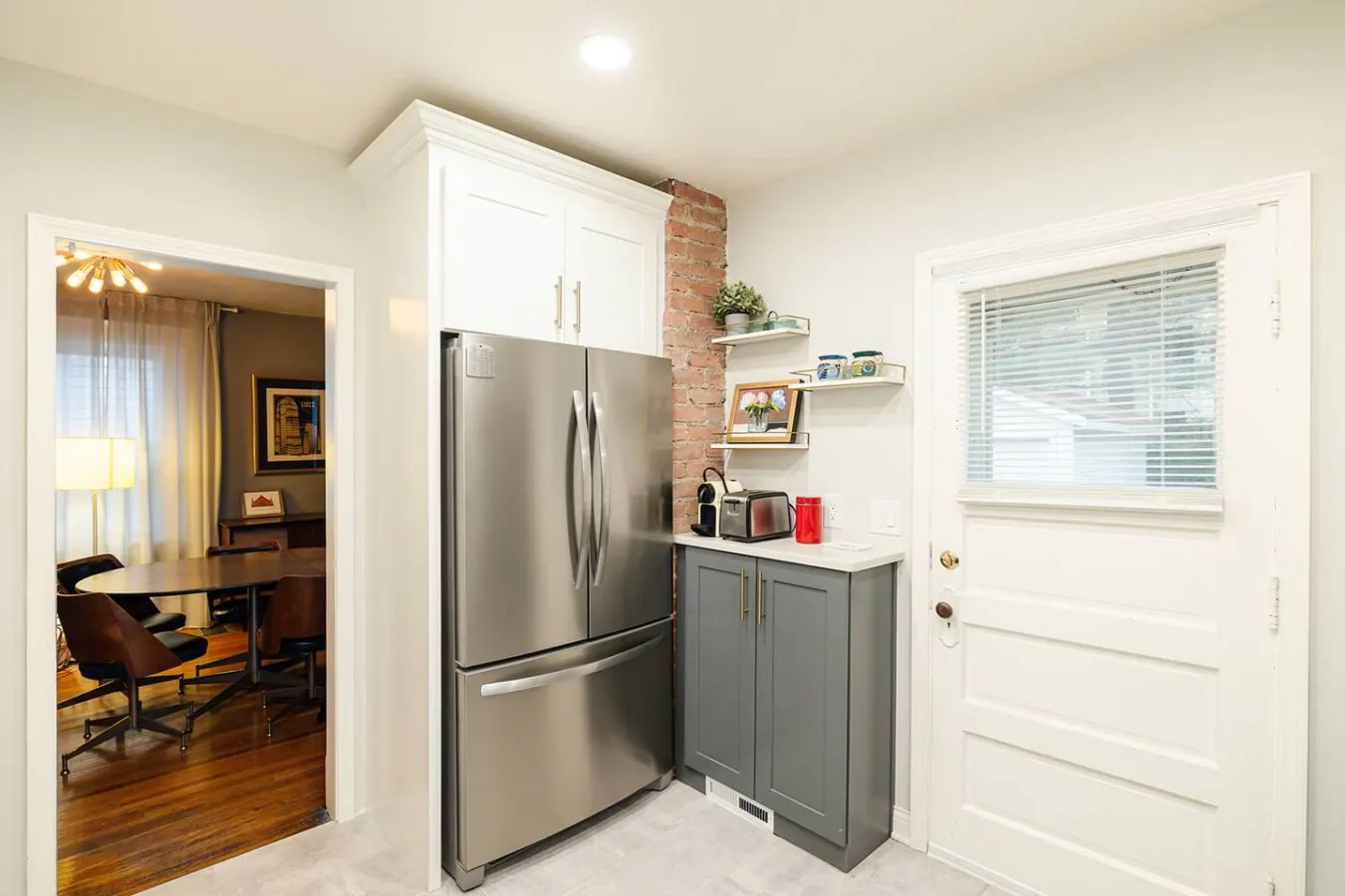 Peaceful, Elegant Midcentury Retreat, Close to All 17