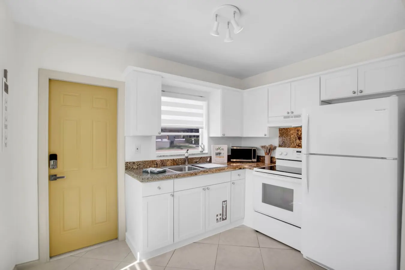 LoKal Rentals 4AB - Paradise villa 12