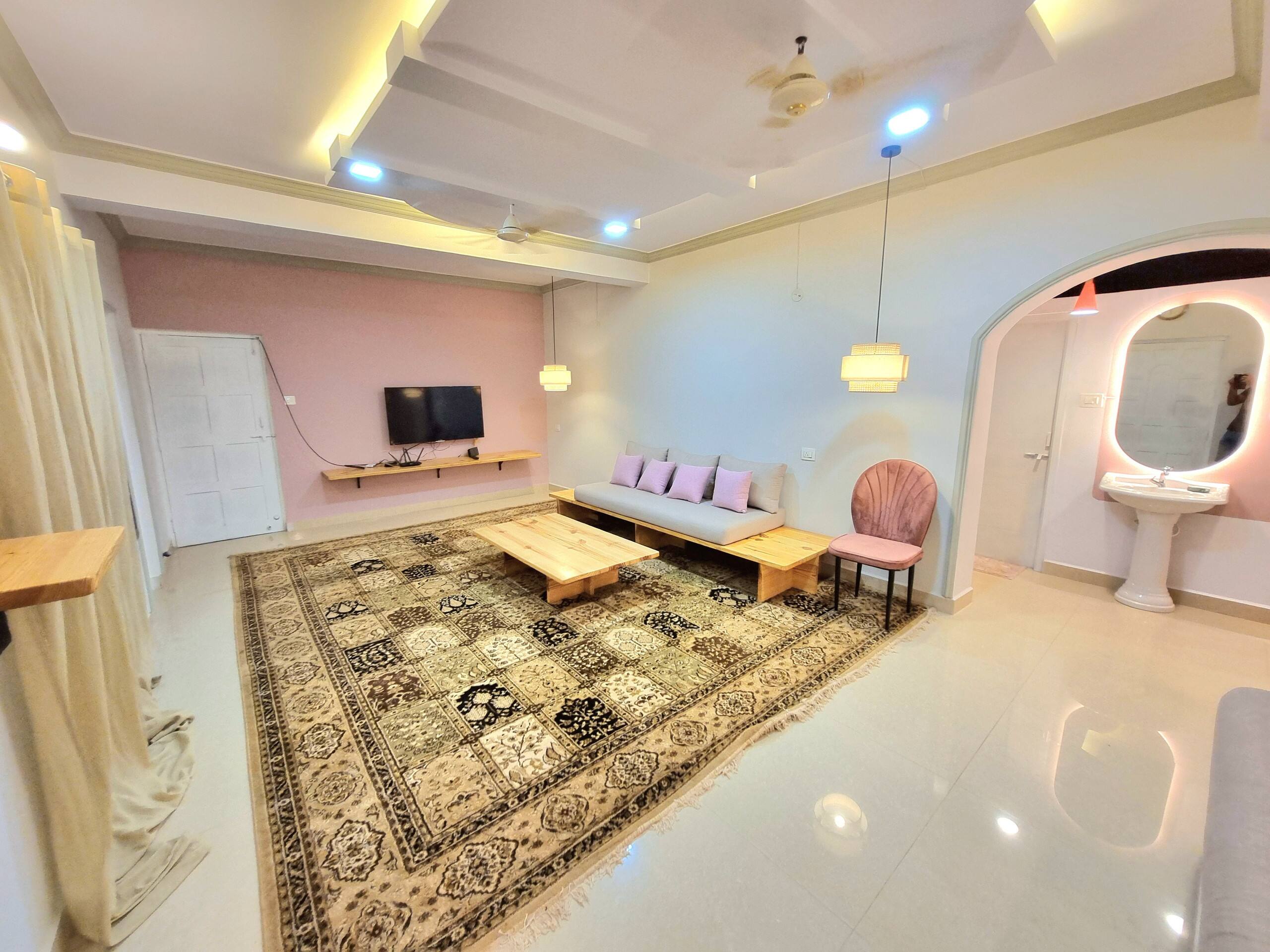 M Pink Palace - BohoBoutique 2BHK 2