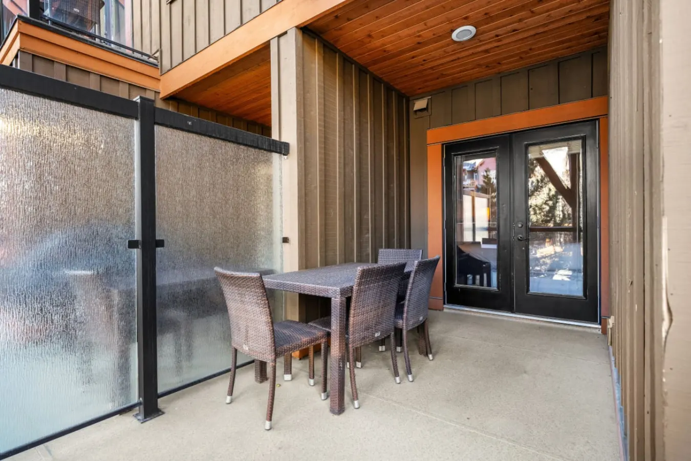 Elegant Mountain Retreat Pool and Hot Tub 5