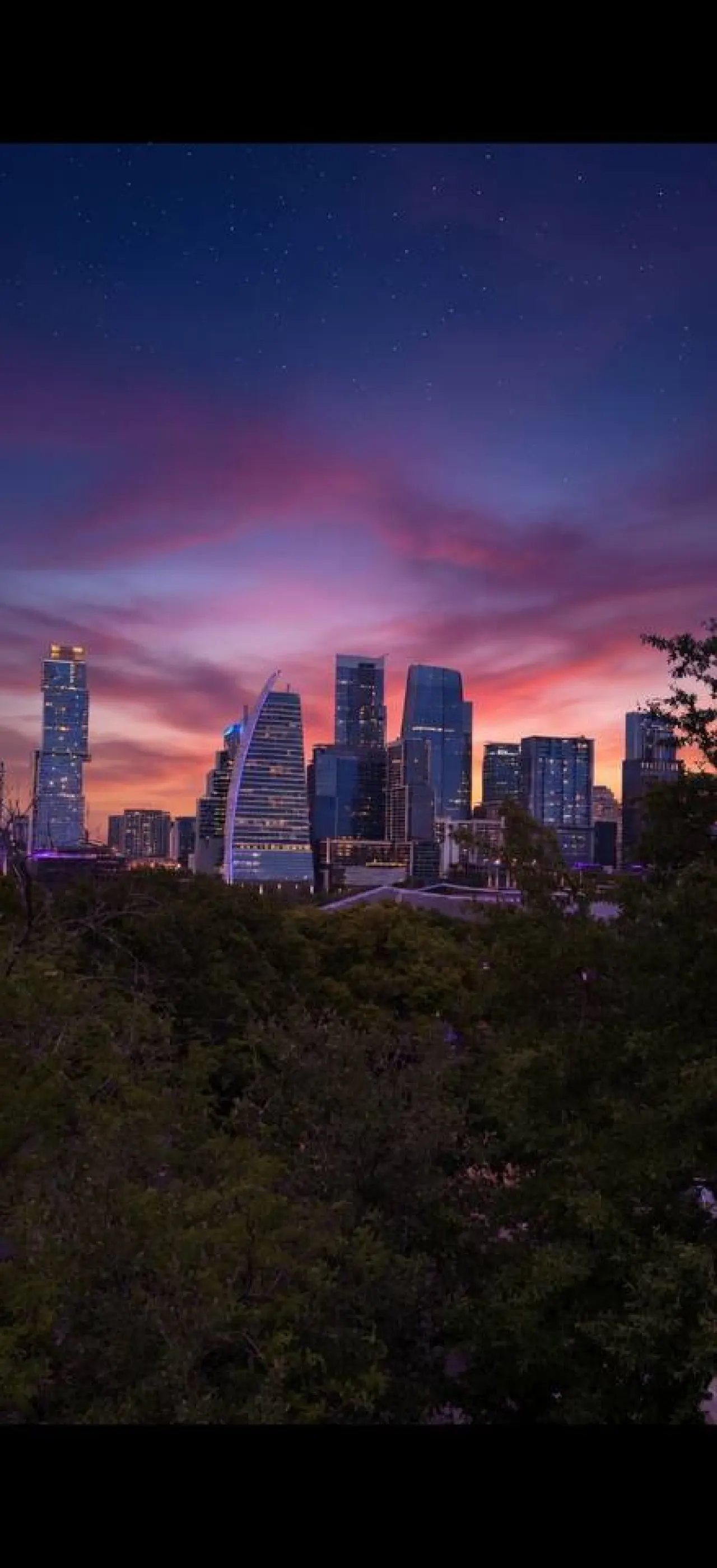 New Build Downtown Views, Pool, Spa & Walkable 10