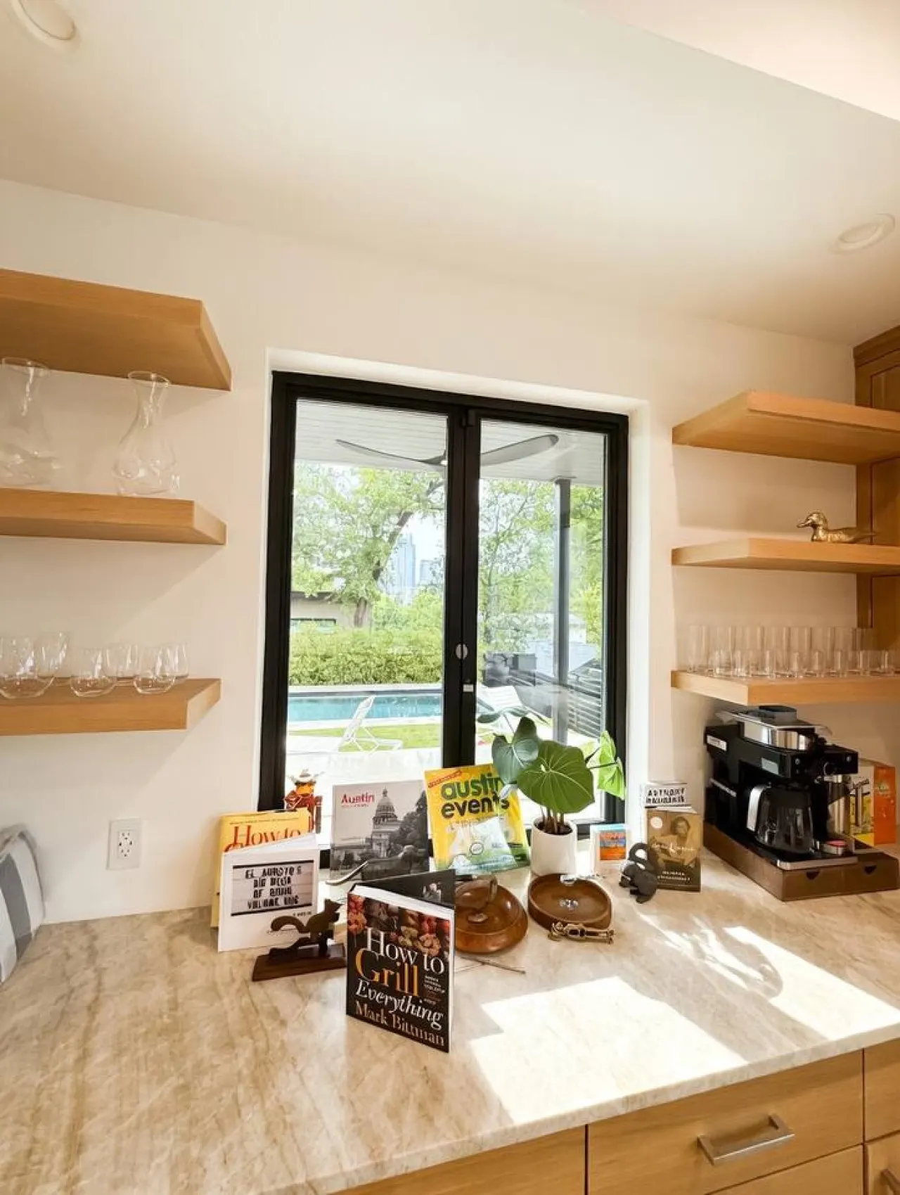 New Build Downtown Views, Pool, Spa & Walkable 13