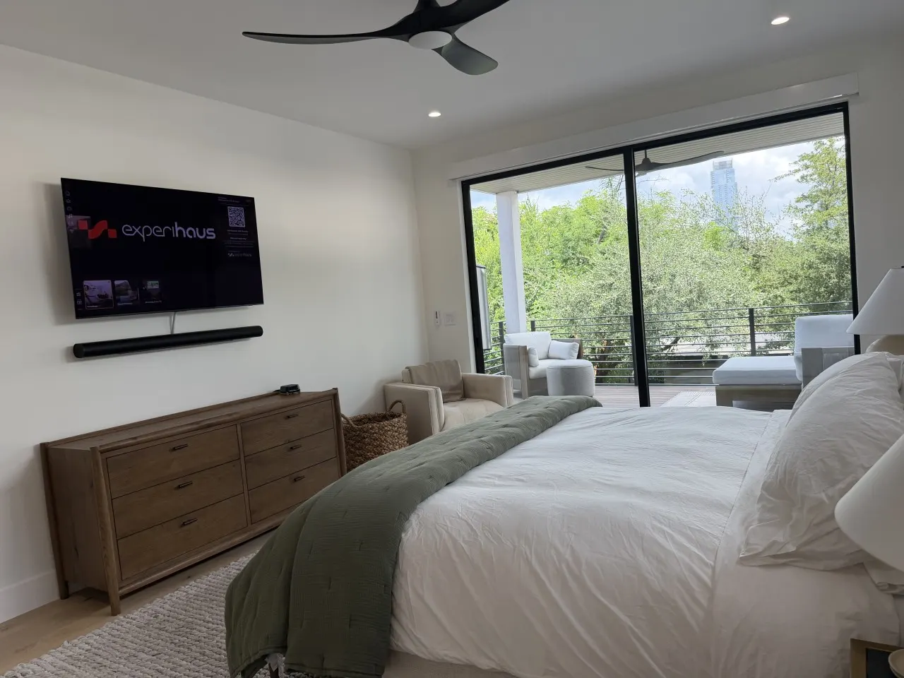 New Build Downtown Views, Pool, Spa & Walkable 16