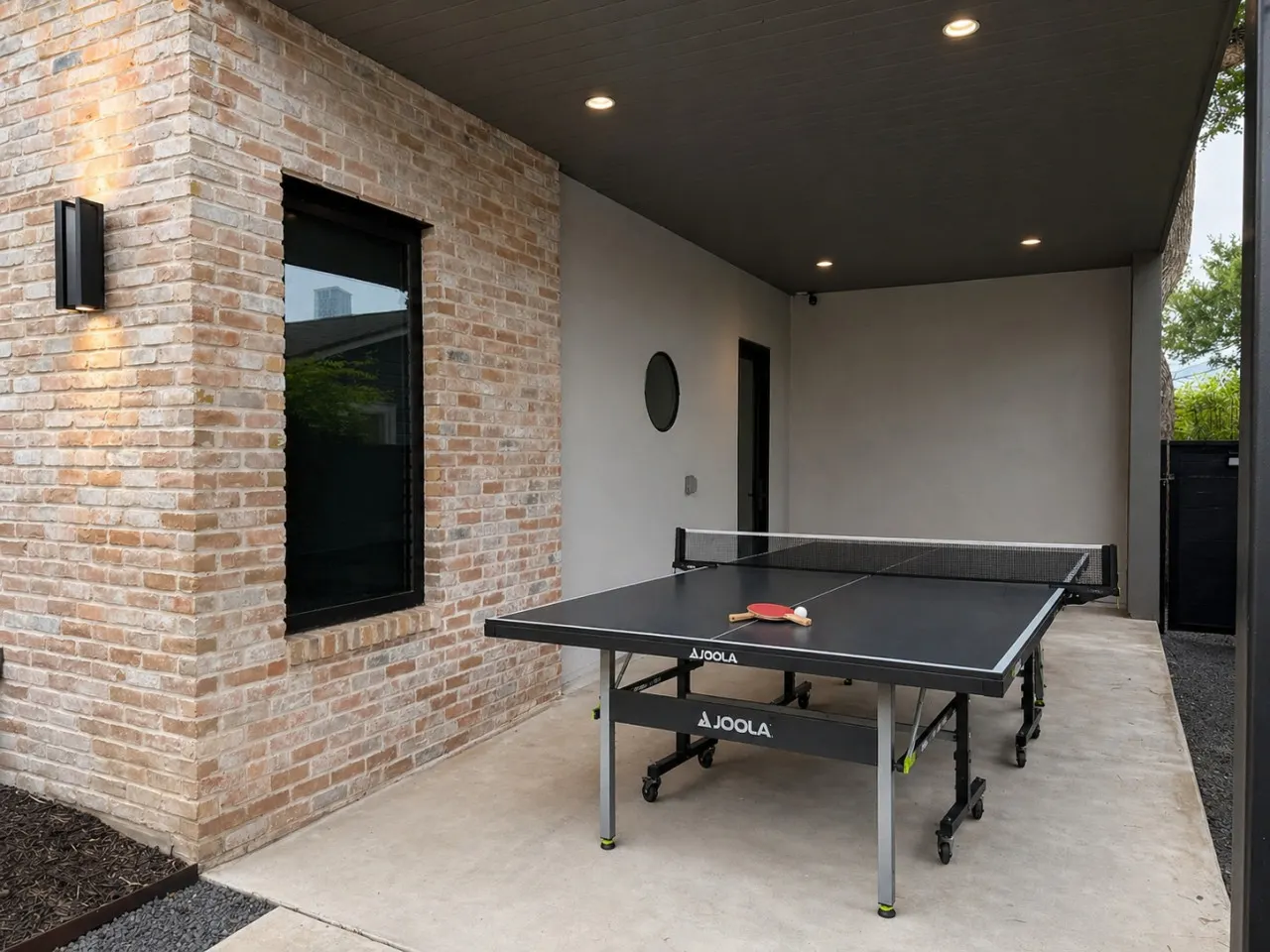 New Build Downtown Views, Pool, Spa & Walkable 6
