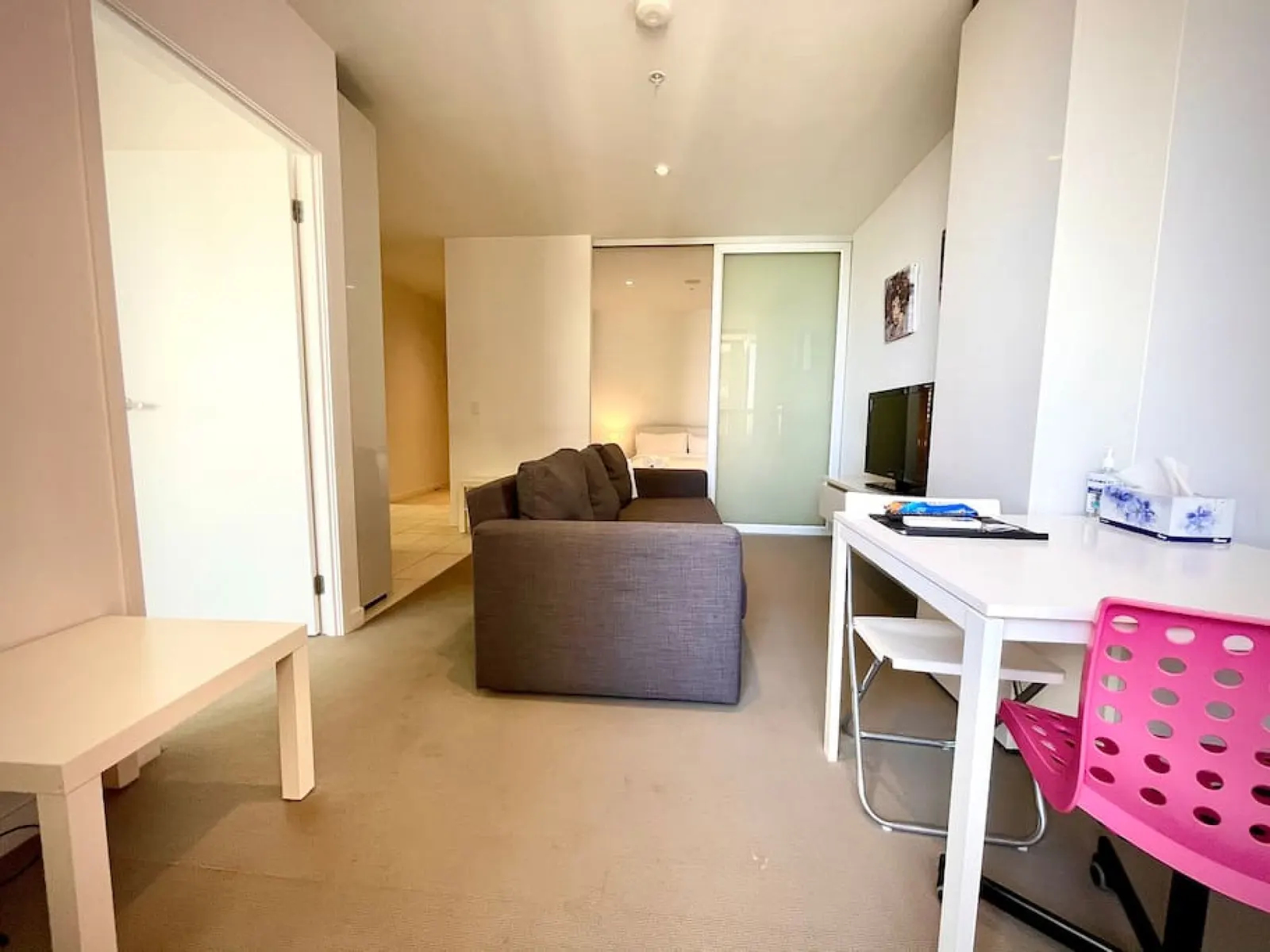 UNALLOCATED 2 Bedroom UWS Amazing location with easy reach to everything! 7
