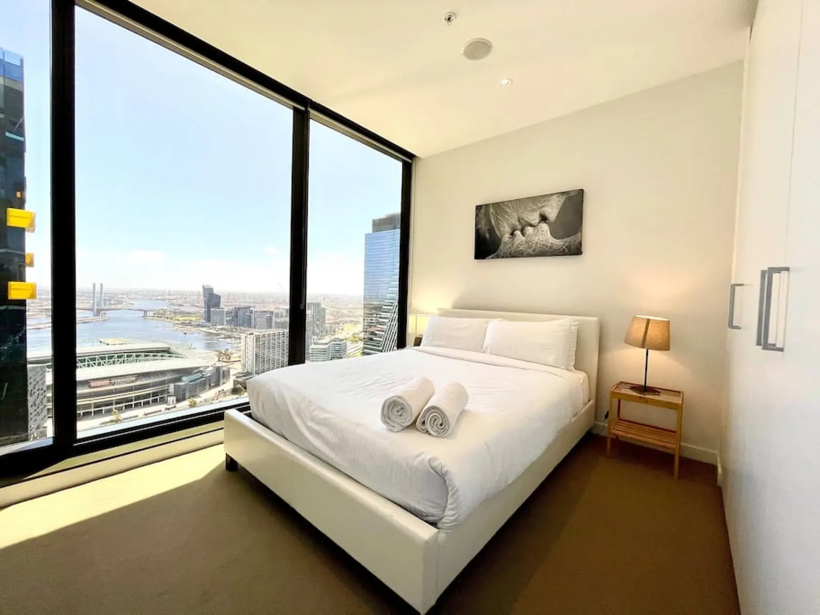 UNALLOCATED 2 Bedroom UWS Amazing location with easy reach to everything! 8