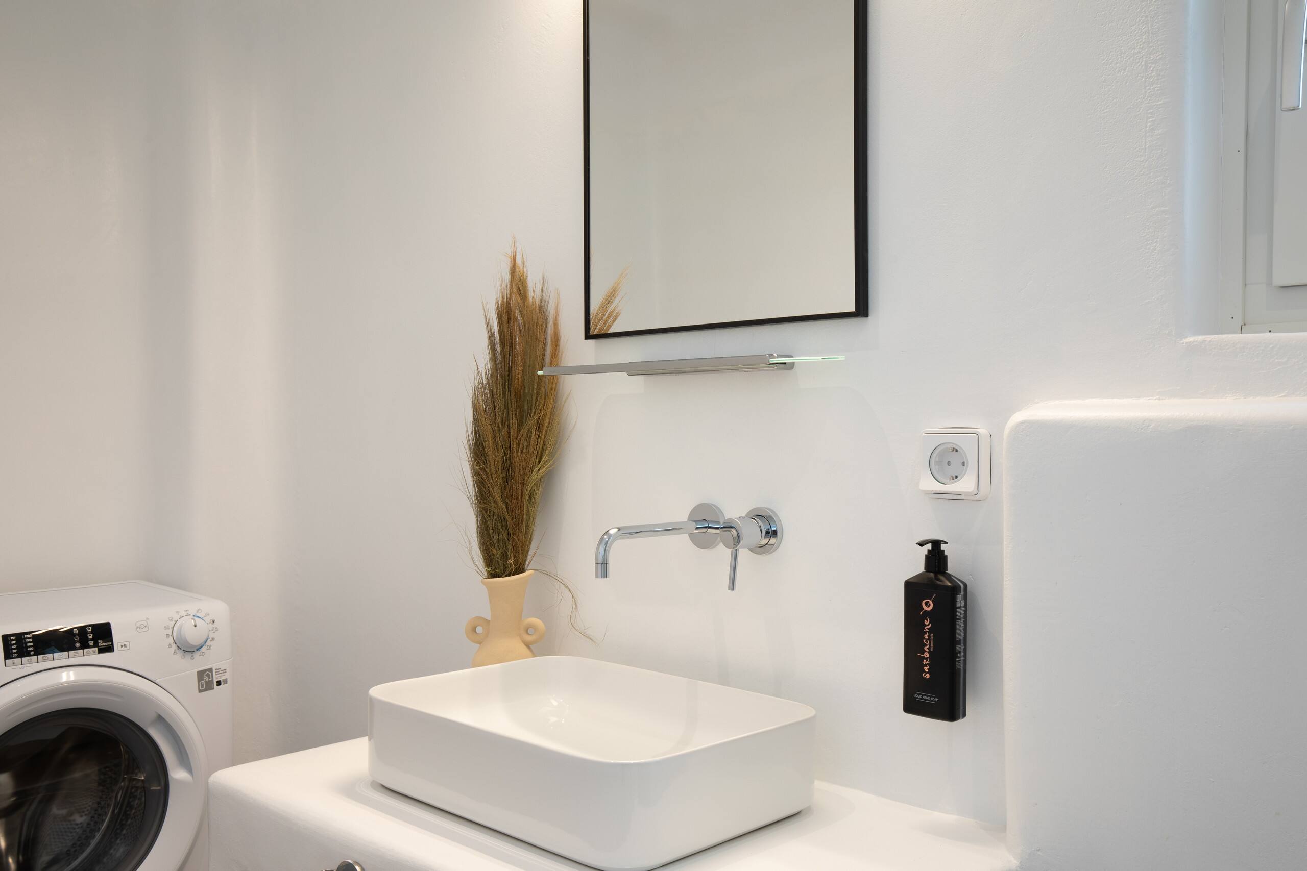 Ventus Studios Ground Floor w shared pool 6