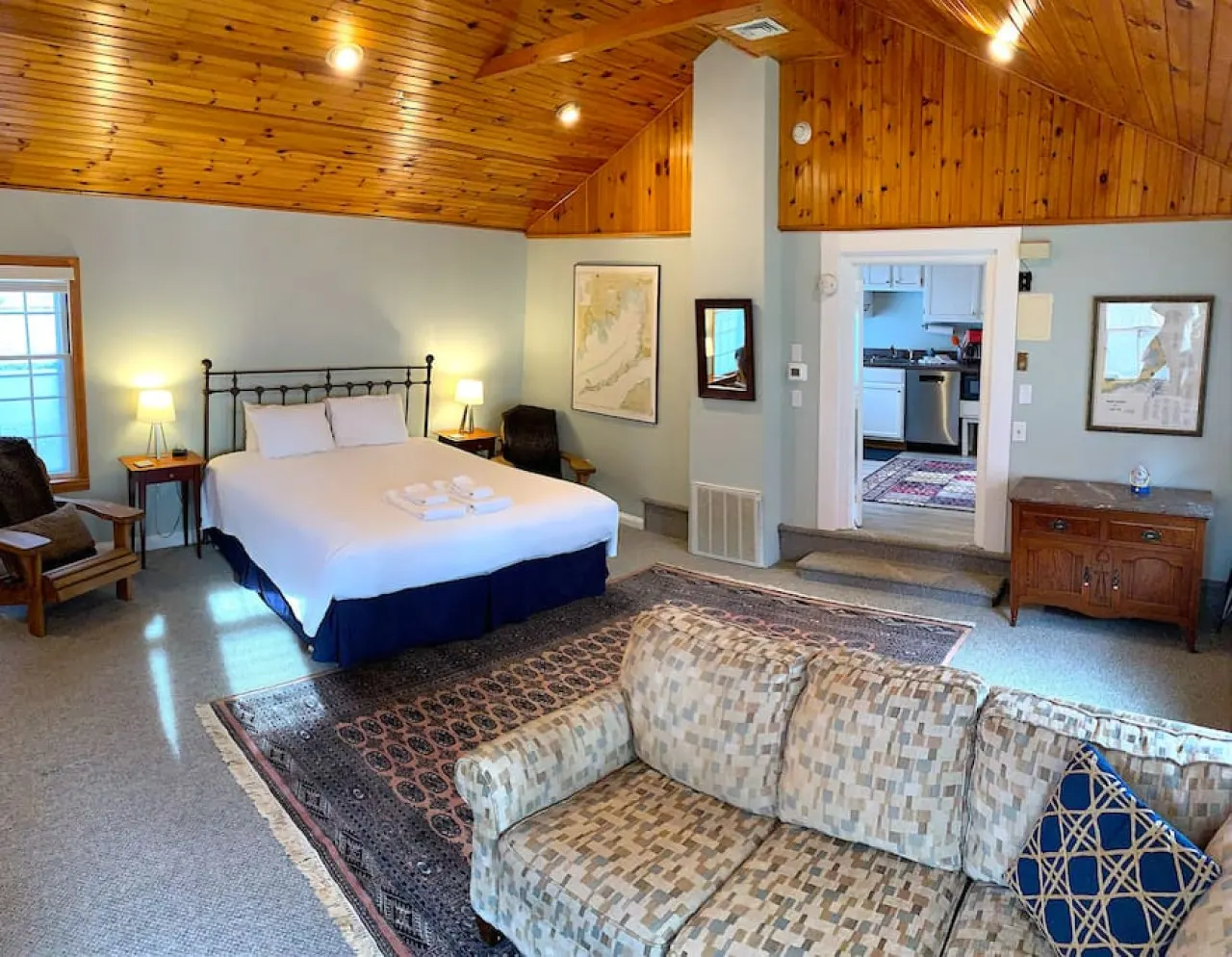Spacious Guest House in Falmouth Village 10