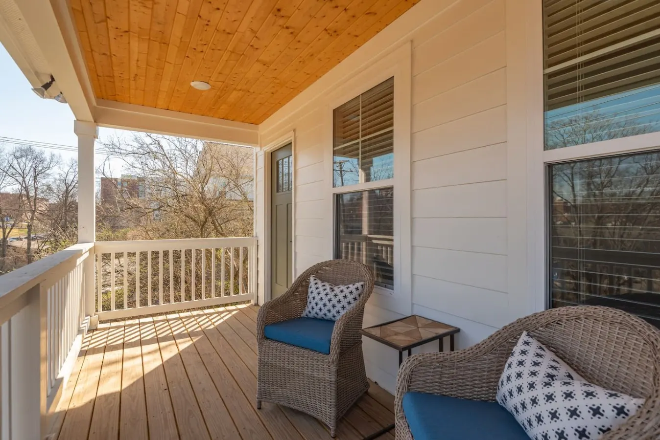 Spa Retreat: Cowboy Pool, Sauna, 5 Min to Broadway 18