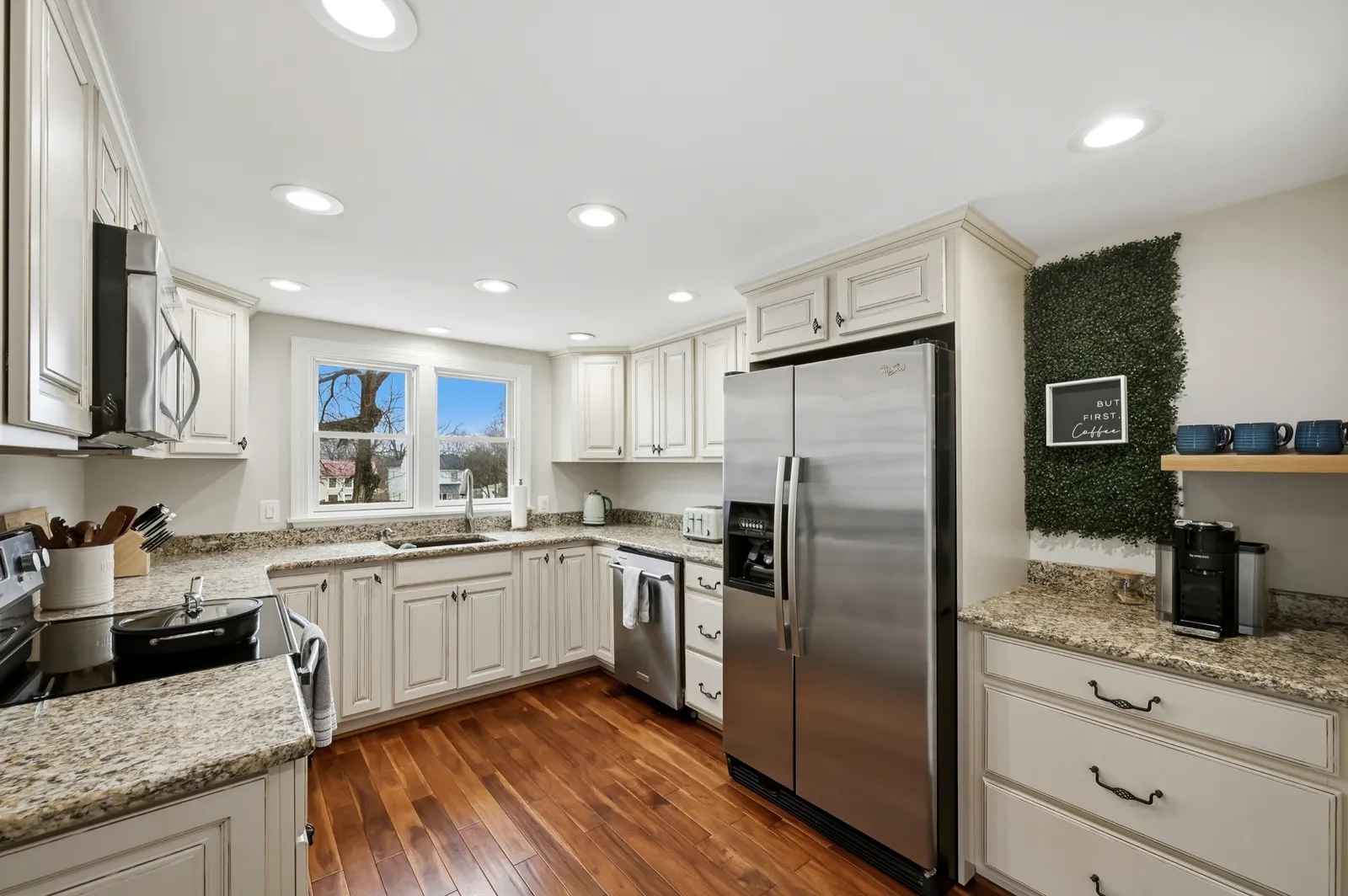 Historic Downtown Home with Fire Pit 10