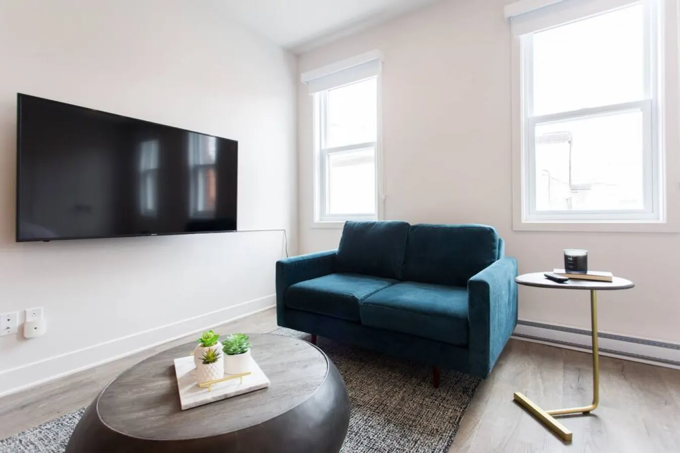 Mile End - Live Like a Local in this Superb Loft - Unit 203 2