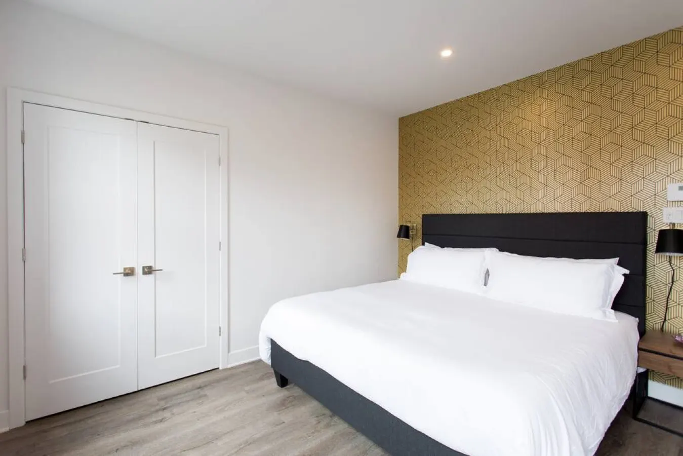 Mile End - Live Like a Local in this Superb Loft - Unit 203 9