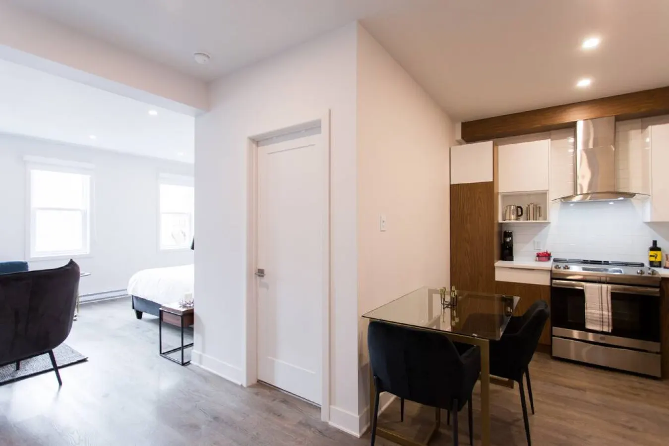 Mile End - Live Like a Local in this Superb Loft - Unit 203 12