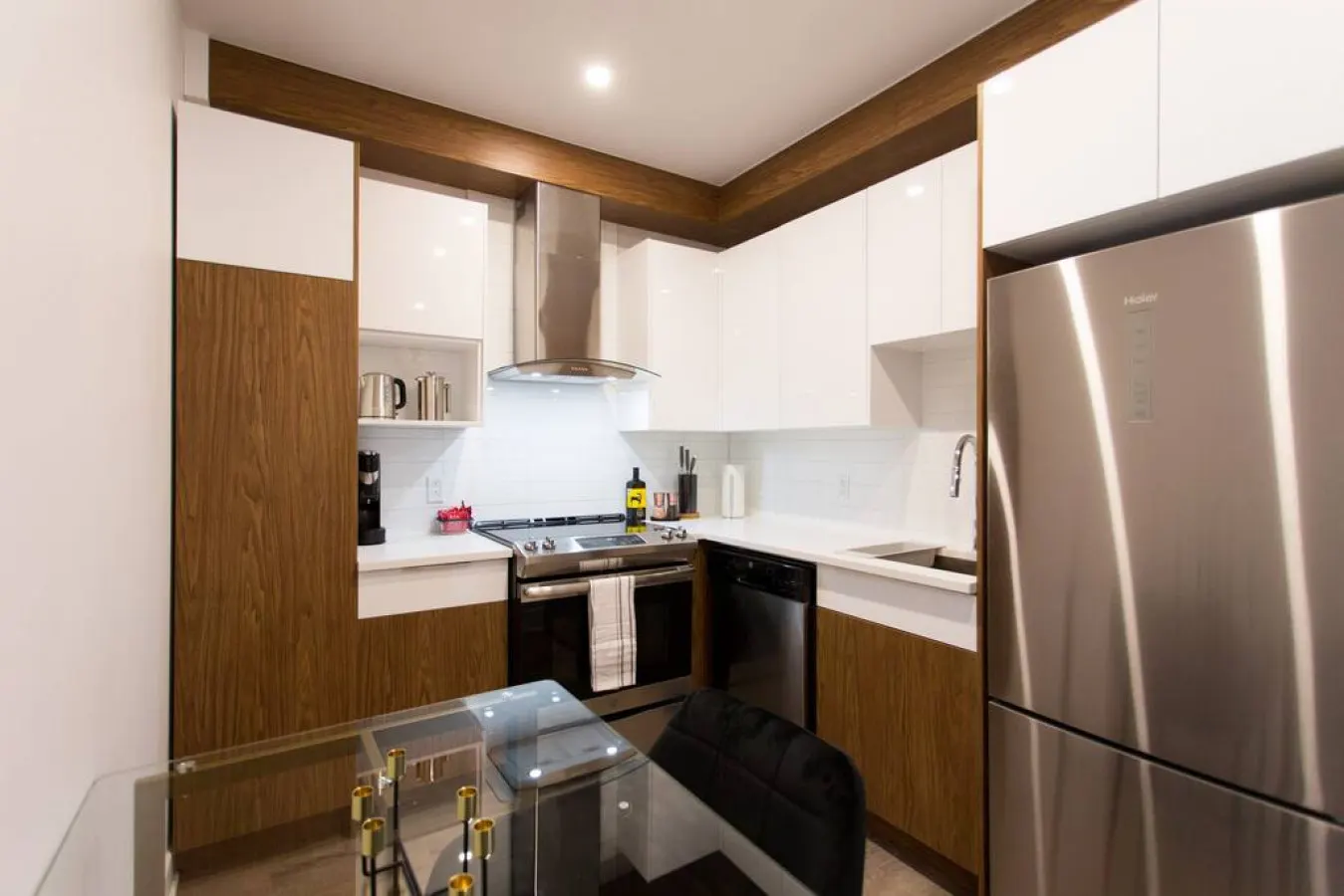 Mile End - Live Like a Local in this Superb Loft - Unit 203 14