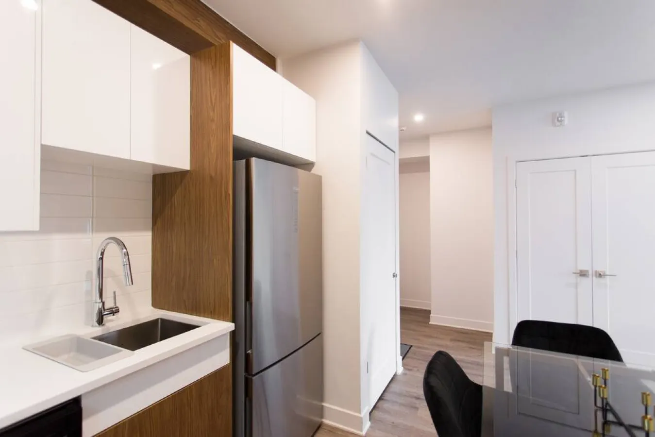 Mile End - Live Like a Local in this Superb Loft - Unit 203 18
