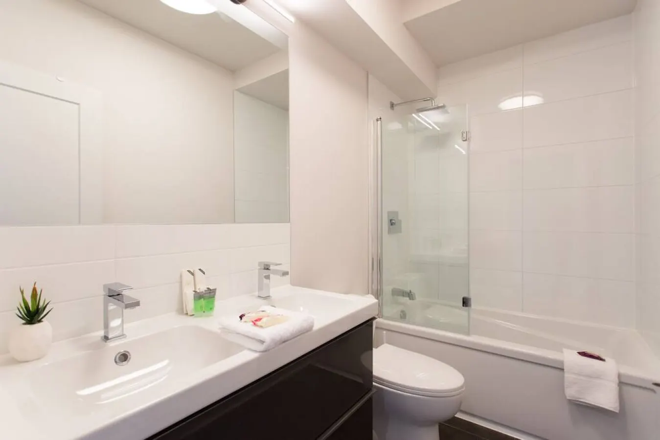 Mile End - Live Like a Local in this Superb Loft - Unit 203 19