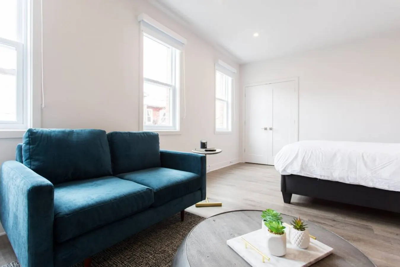 Mile End - Live Like a Local in this Superb Loft - Unit 203 6