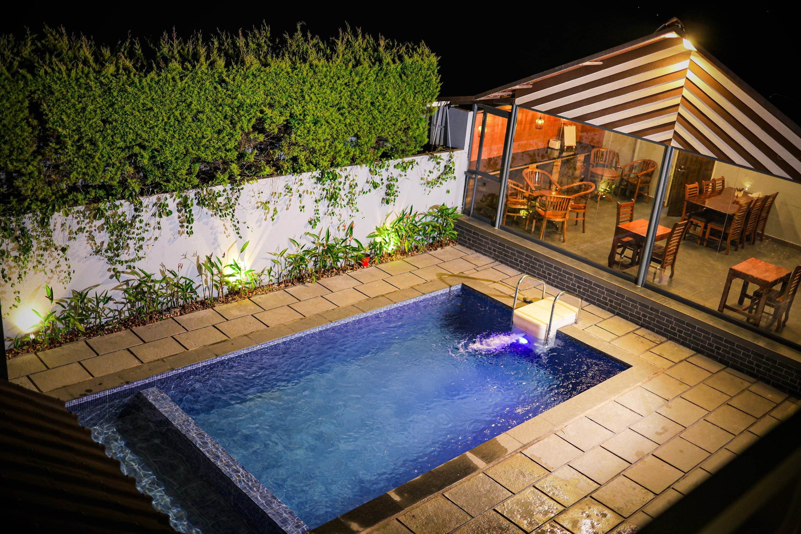 The Highlander - Private Tea Bungalow 3