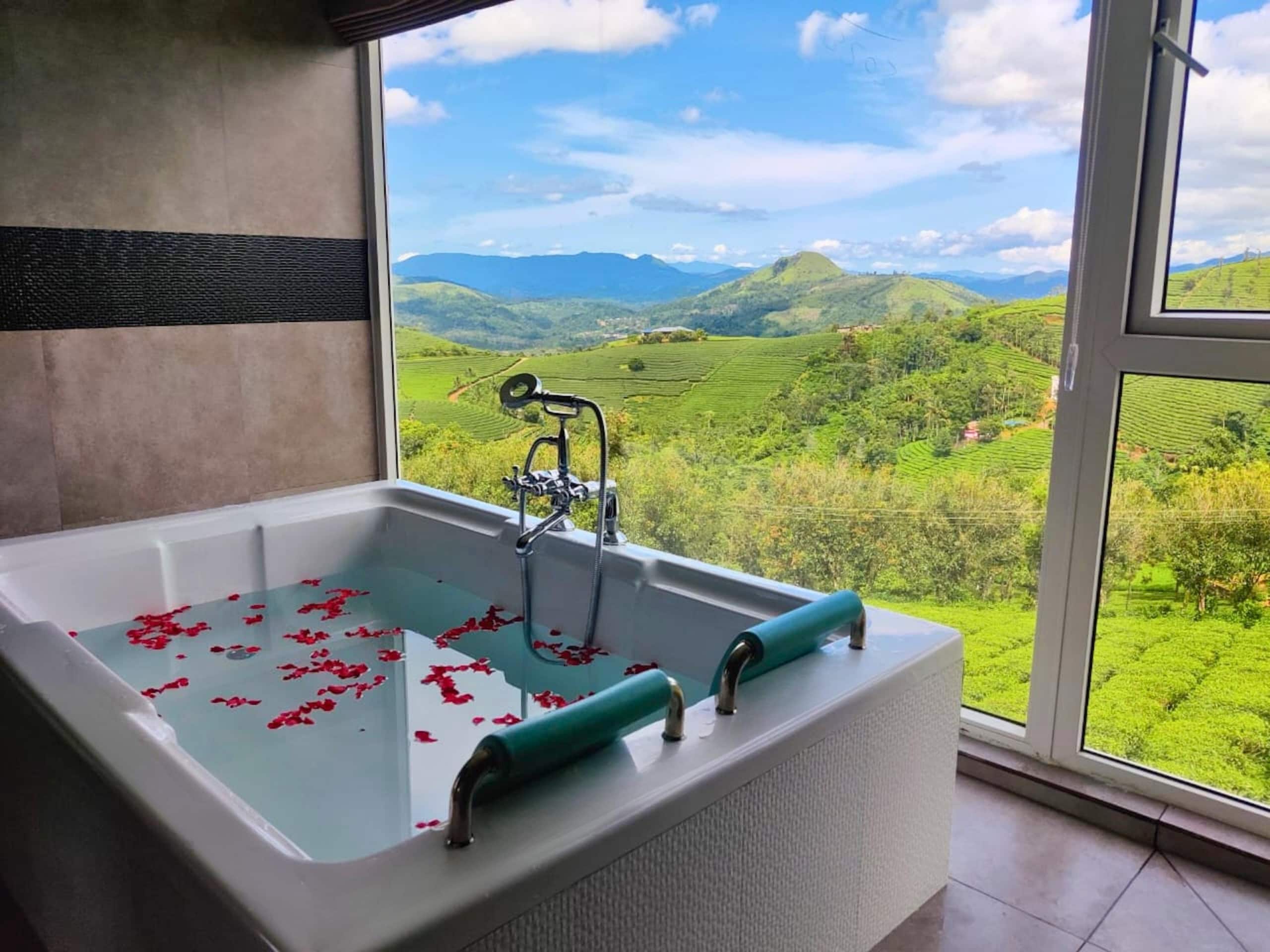 The Highlander - Private Tea Bungalow 1