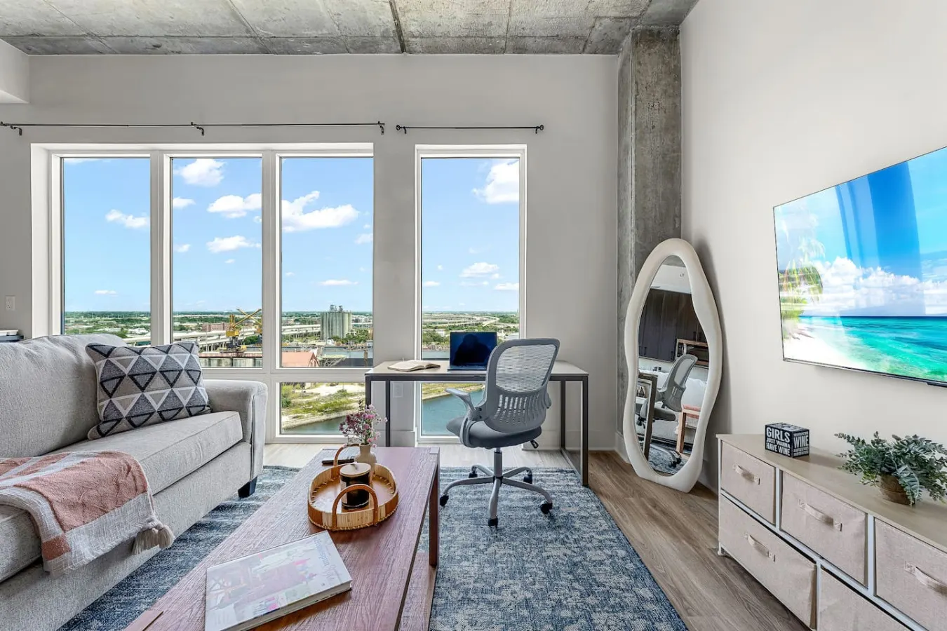 Channelside Oasis for Remote Workers! Steps to DT 1
