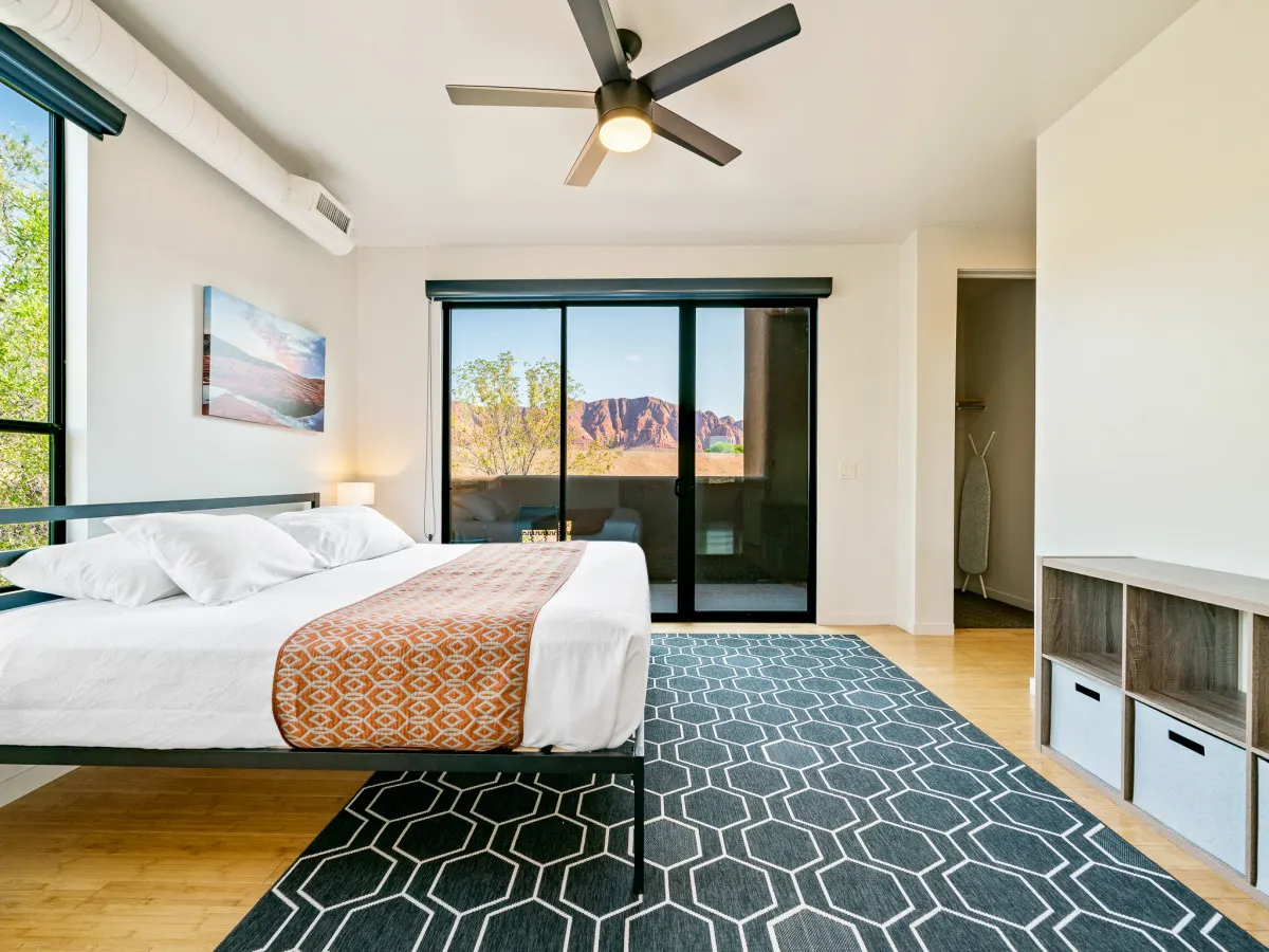 The Crescent Moon Suite 11