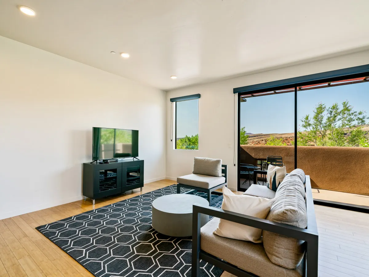The Crescent Moon Suite 8