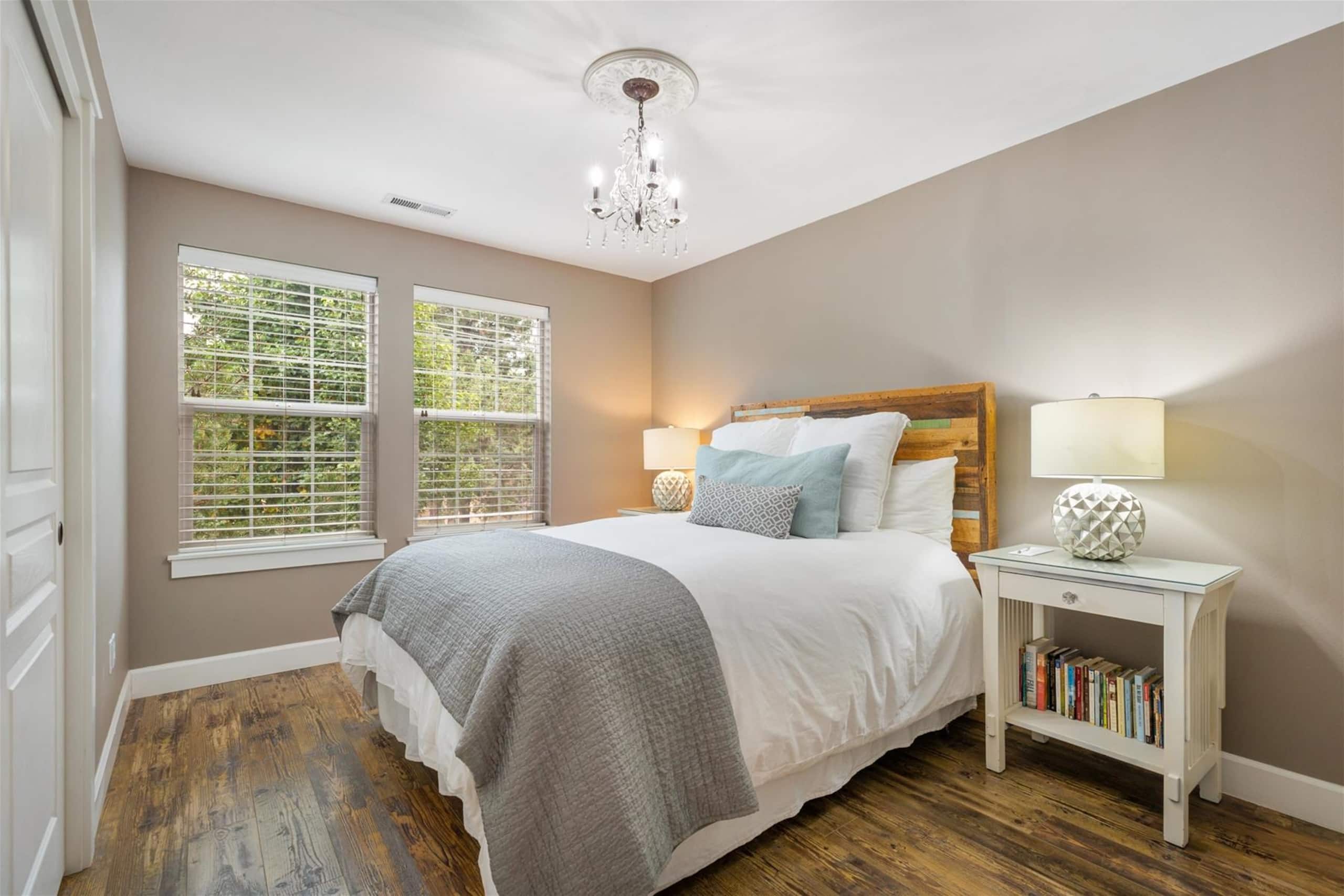 New! River District Stay | Hot Tub | Walk to shops 19