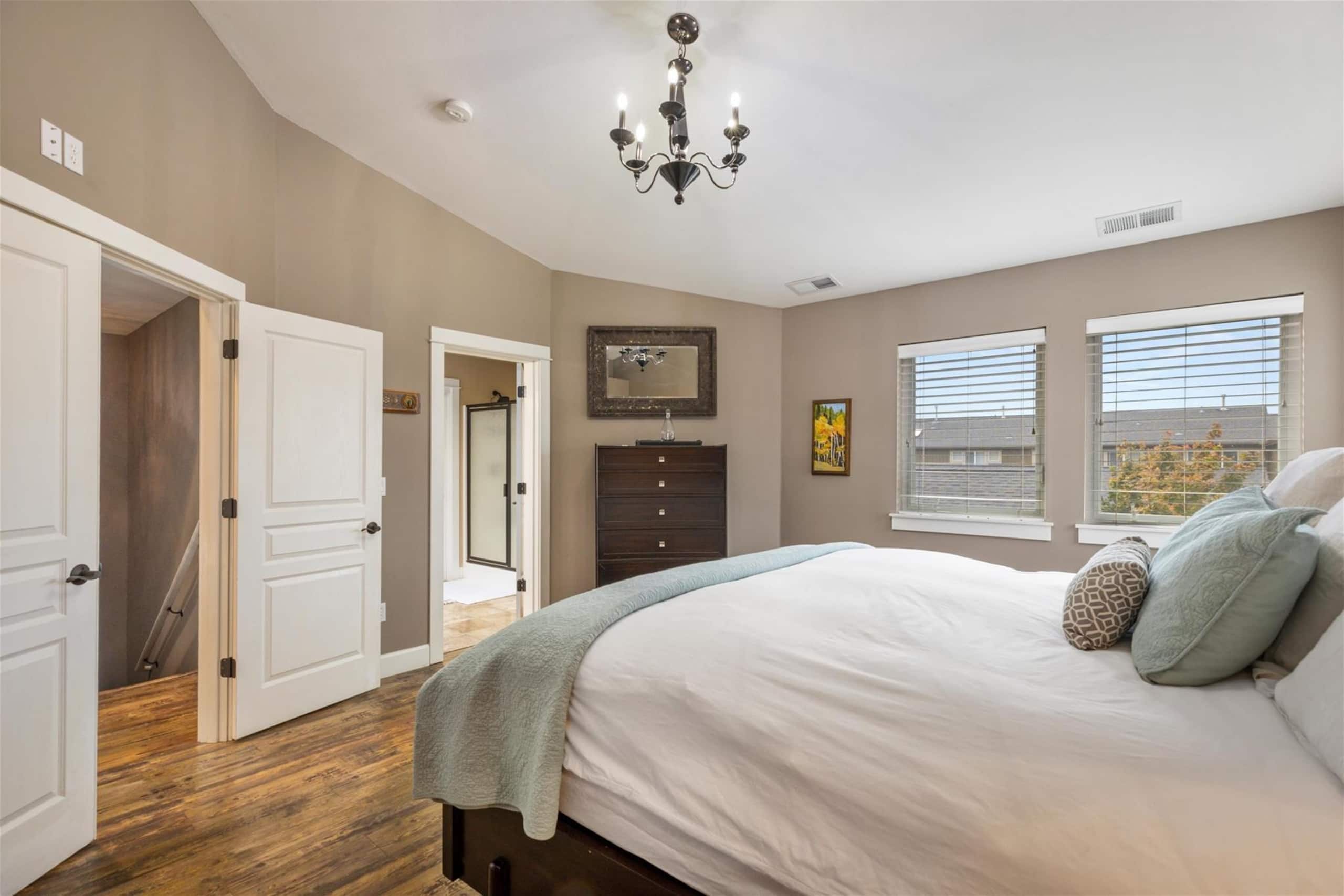 New! River District Stay | Hot Tub | Walk to shops 15