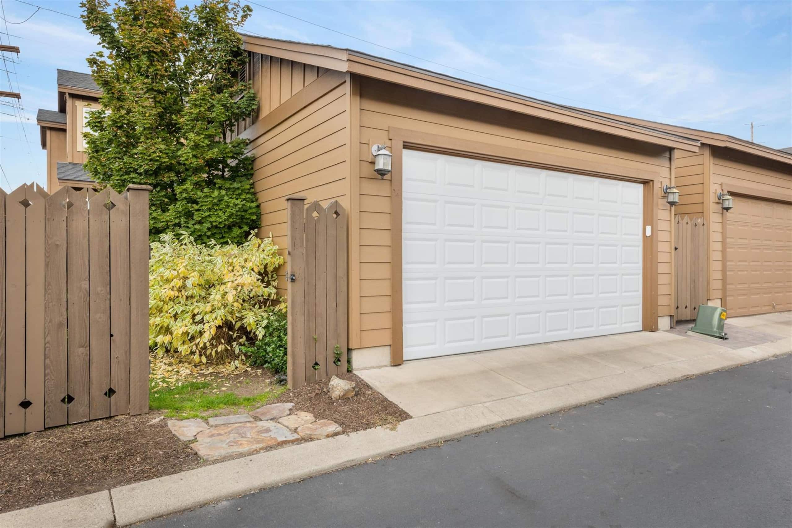 New! River District Stay | Hot Tub | Walk to shops 36