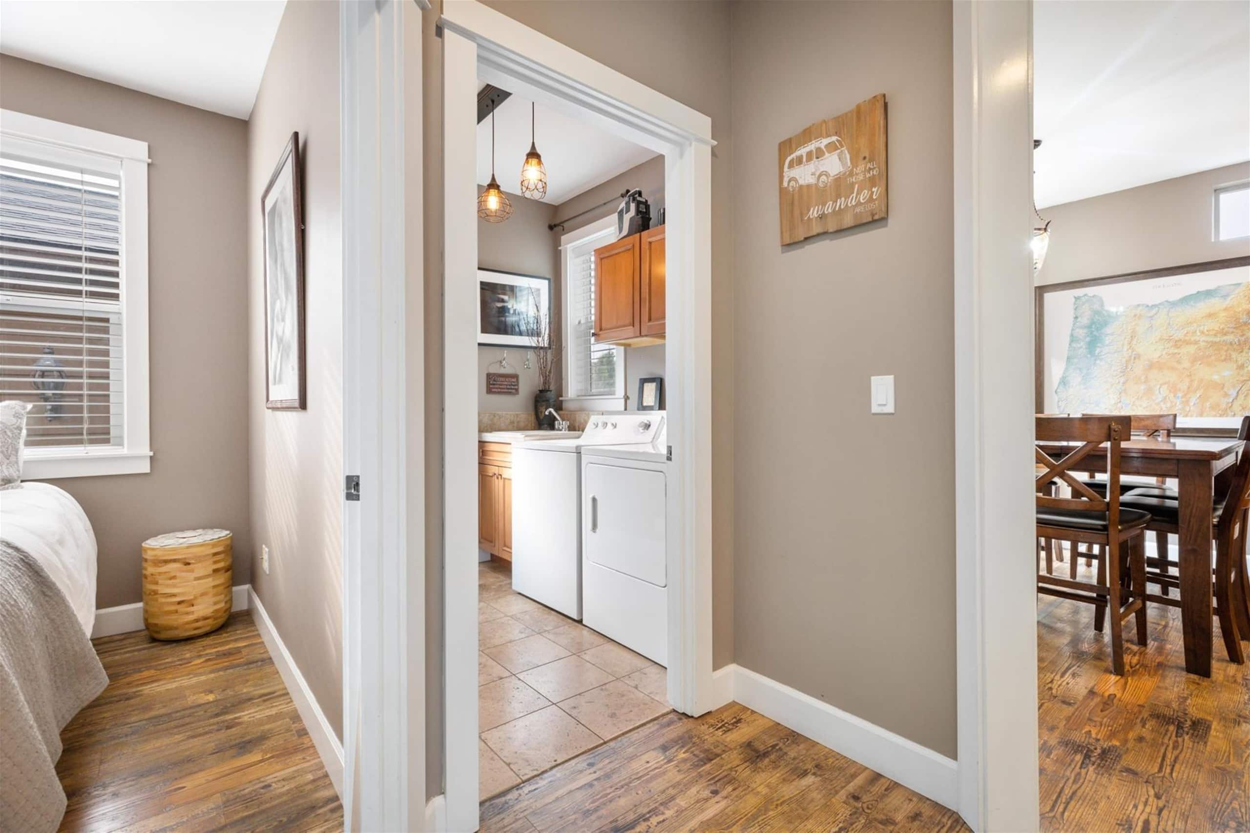 New! River District Stay | Hot Tub | Walk to shops 29