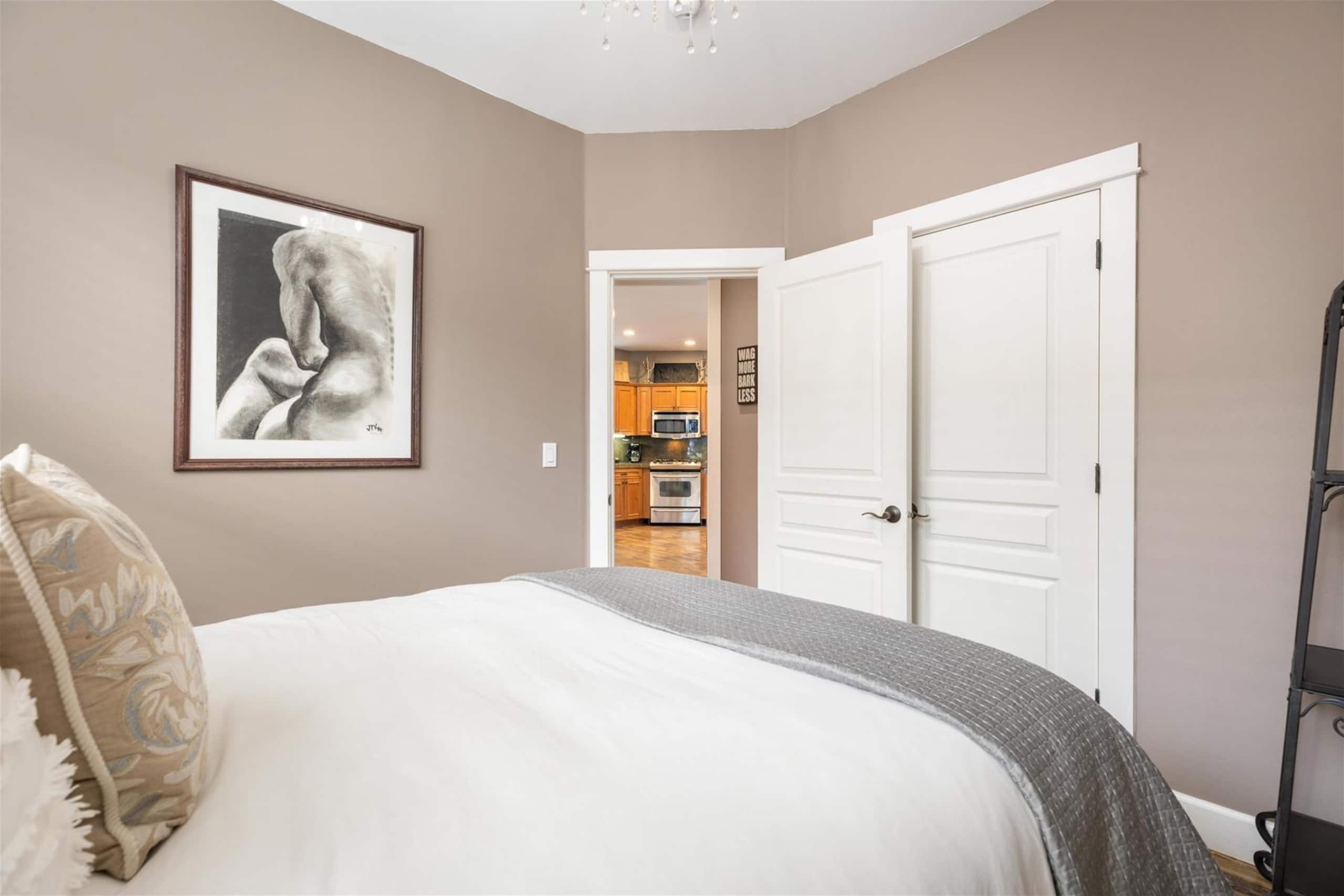 New! River District Stay | Hot Tub | Walk to shops 28
