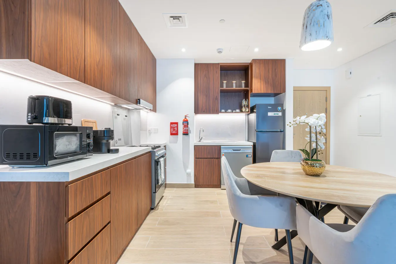 Charming La Mer Home w/ Private Beach & Burj View 10