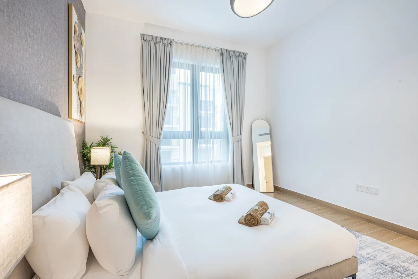 Charming La Mer Home w/ Private Beach & Burj View 13