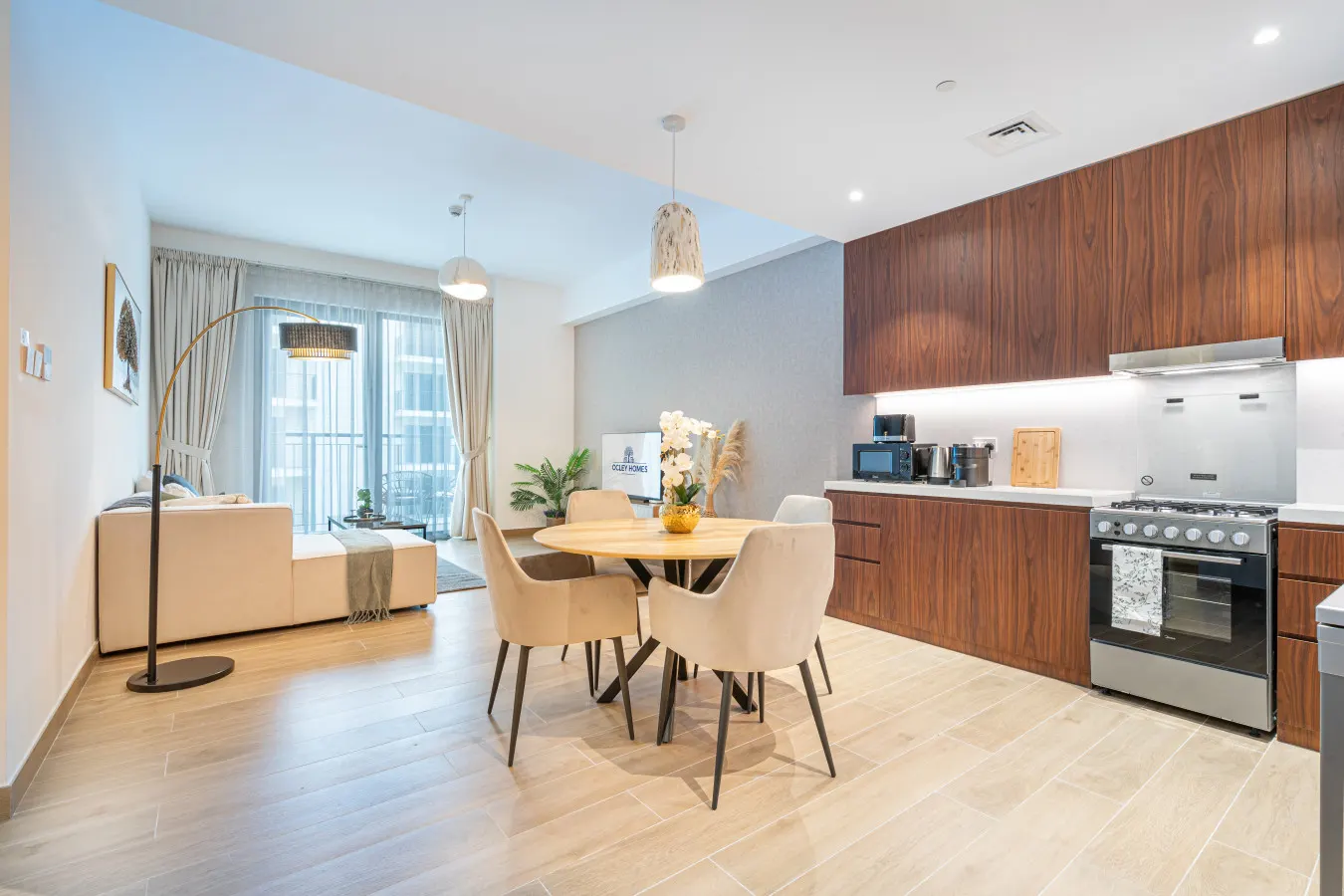 Charming La Mer Home w/ Private Beach & Burj View 6