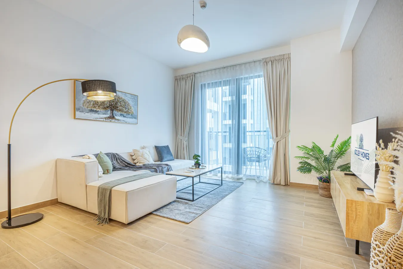 Charming La Mer Home w/ Private Beach & Burj View 8