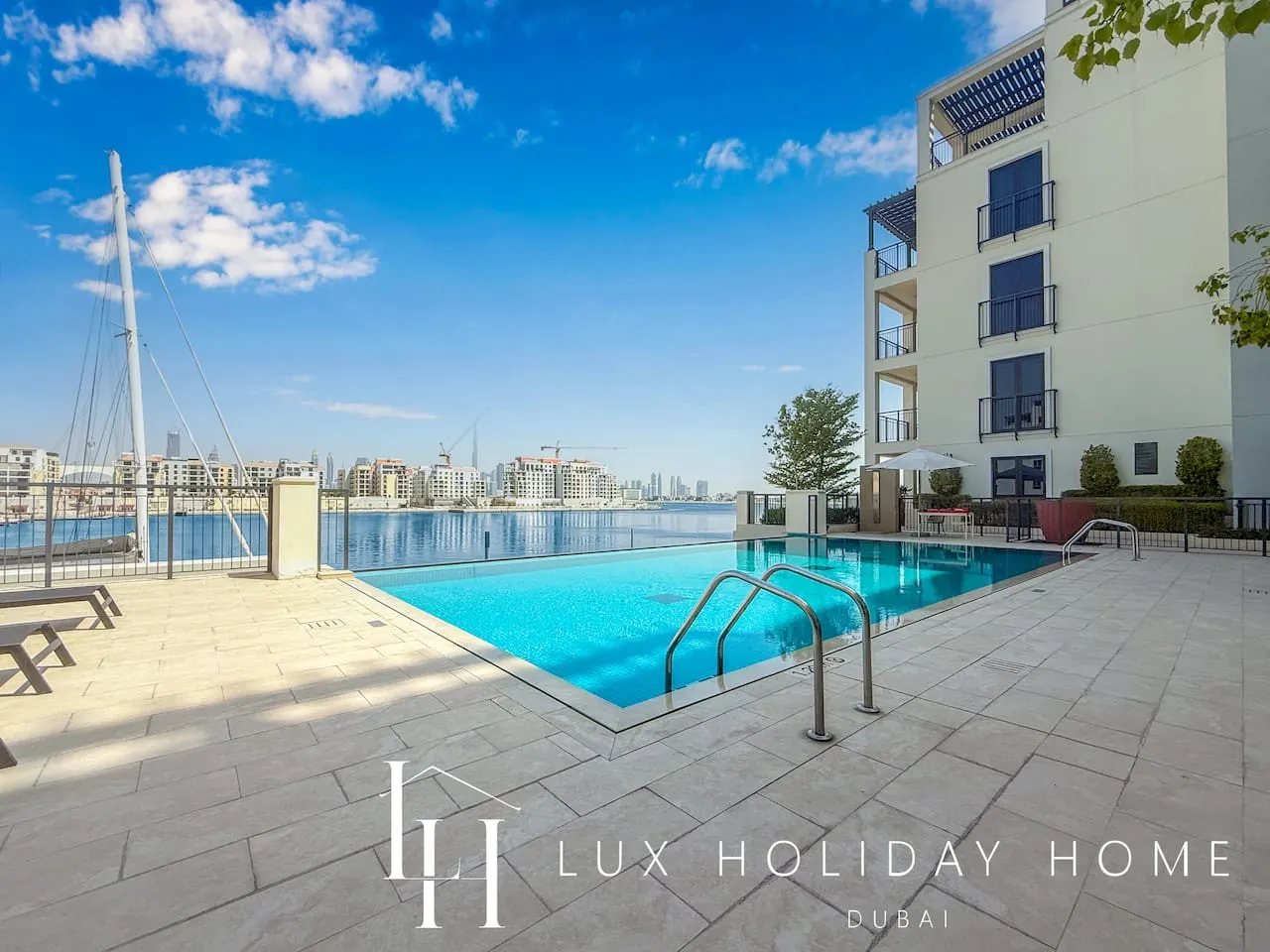 LUX The Le Pont Sea View Suite 18