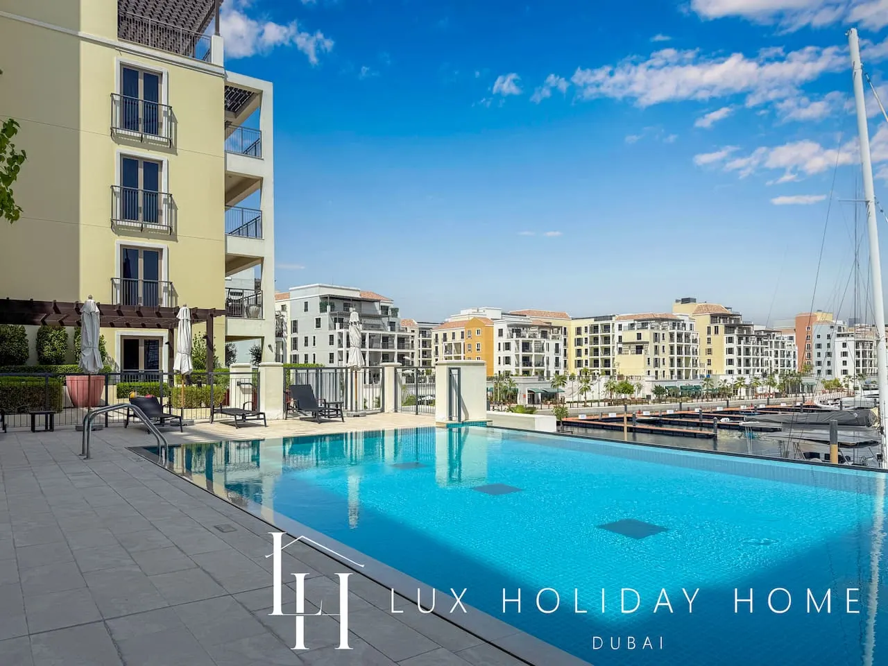 LUX The Le Pont Sea View Suite 19