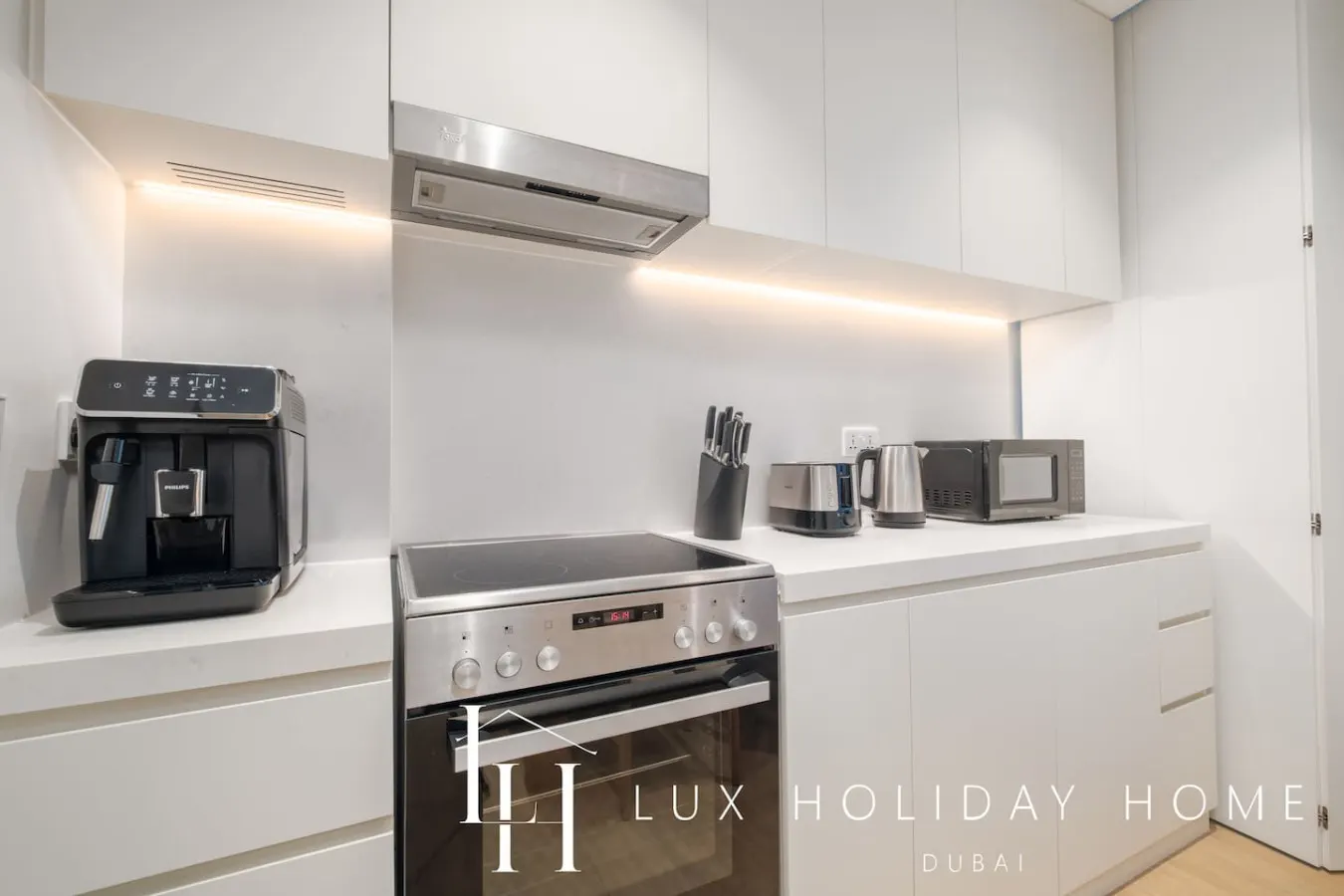 LUX The Le Pont Sea View Suite 8