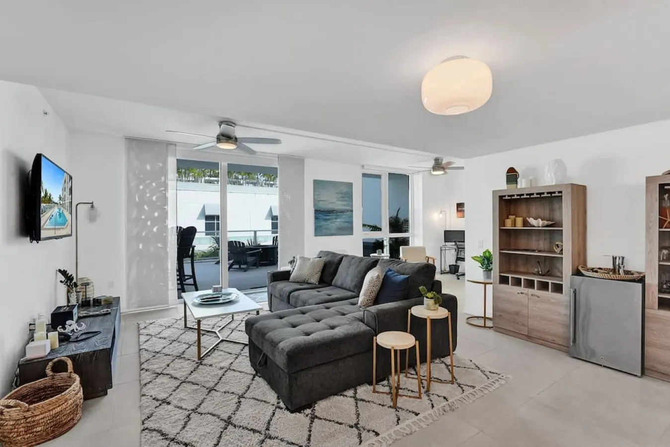Monthly - Lux Condo - Huge Private Patio - Hotel Amenities 9