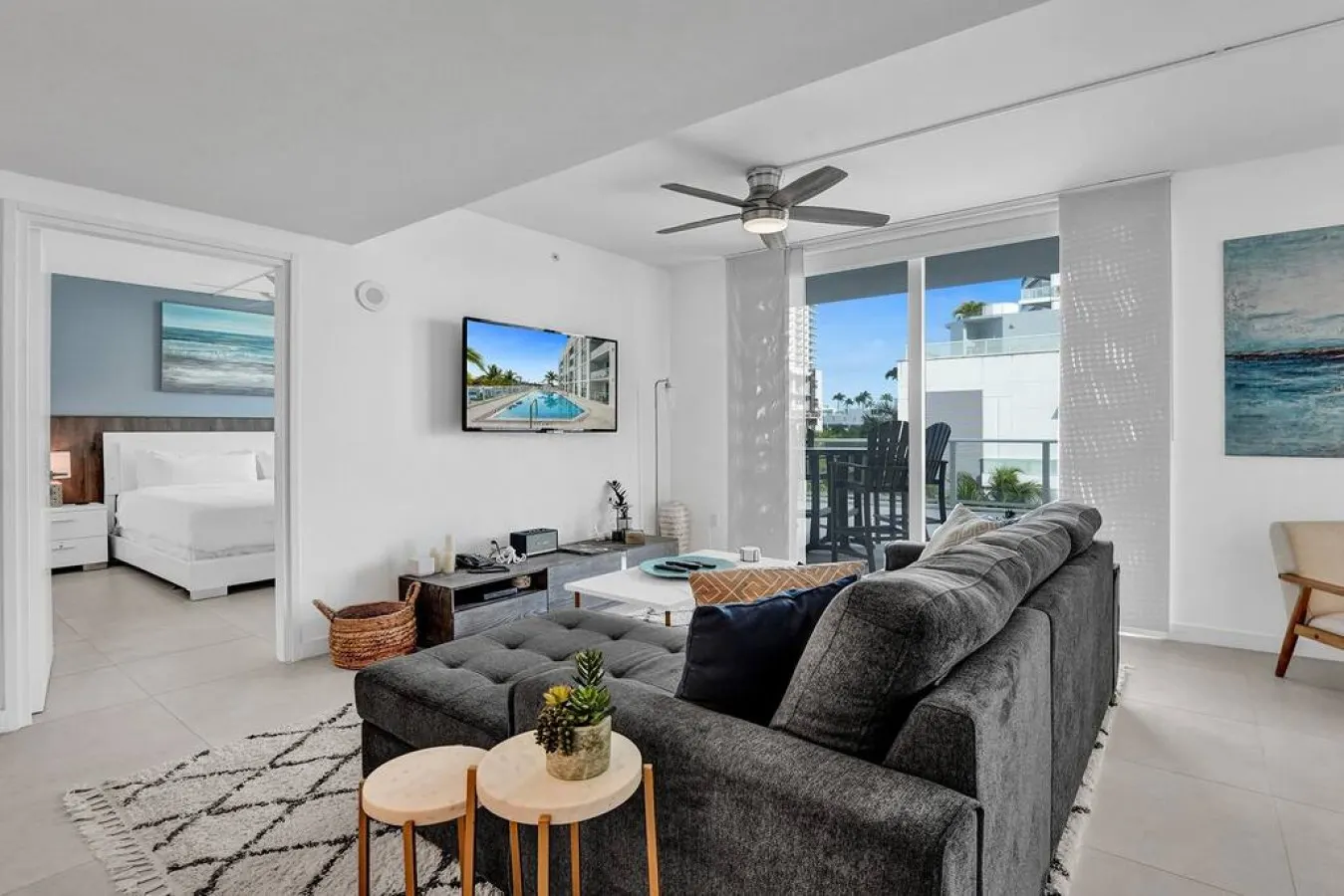 Monthly - Lux Condo - Huge Private Patio - Hotel Amenities 11