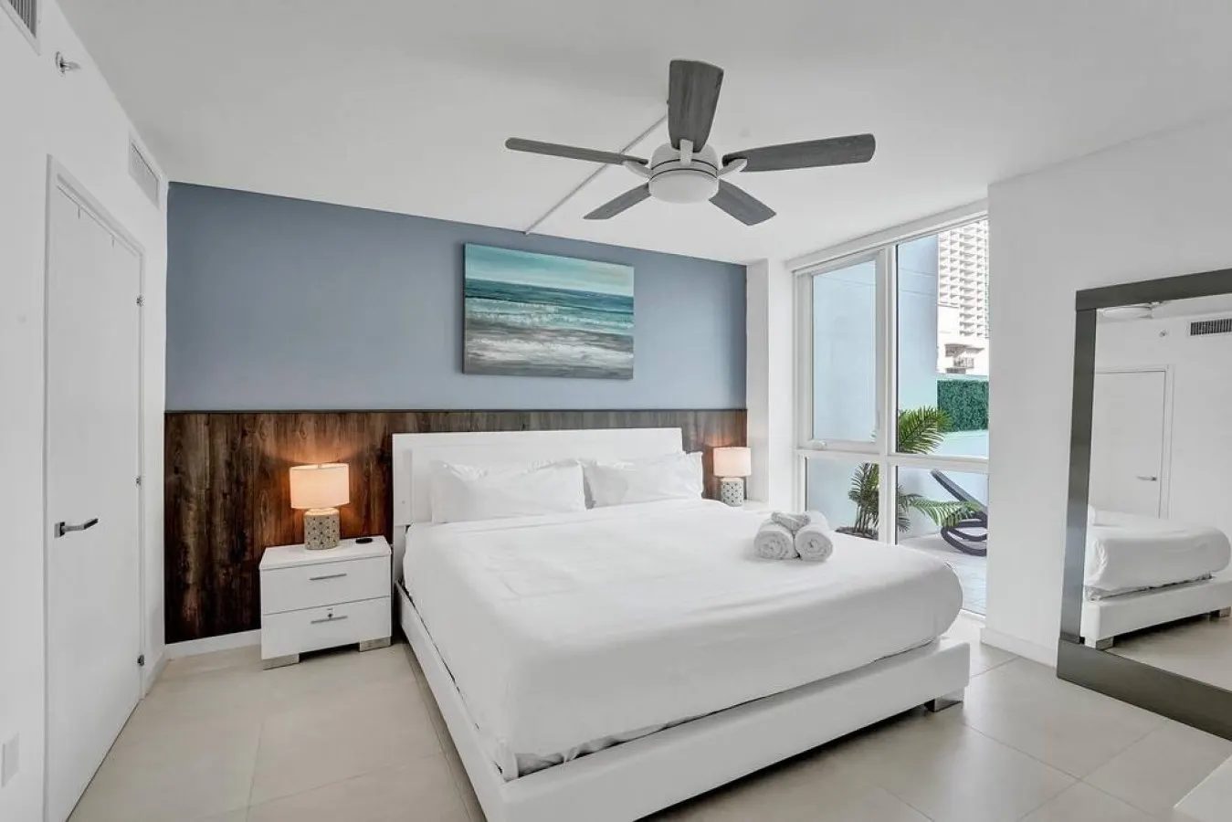 Monthly - Lux Condo - Huge Private Patio - Hotel Amenities 12